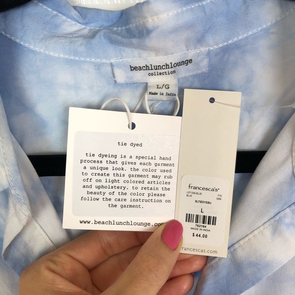 New Francesca’s Tie-dye button down tie front top - Picture 5 of 9